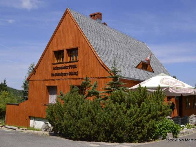 Schronisko na Przełęczy Okraj